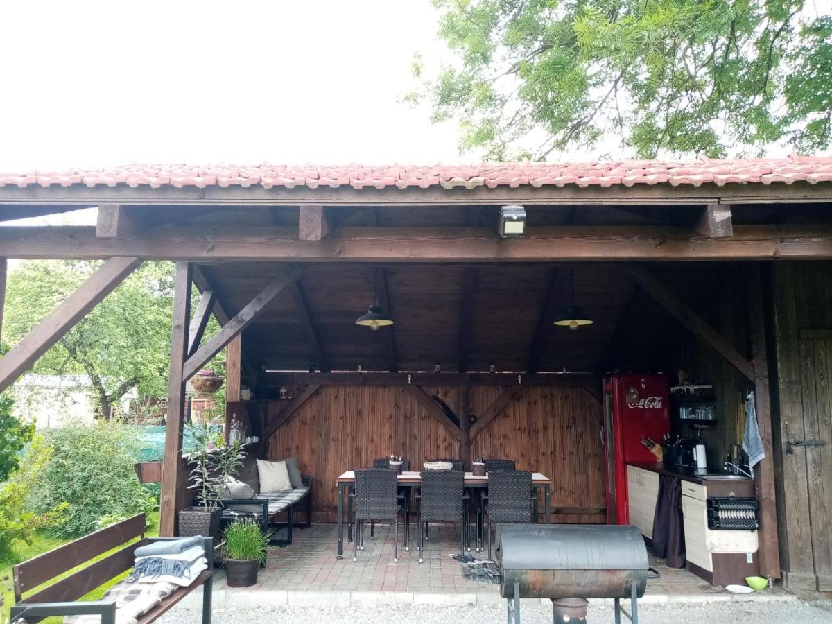 Mija Apartman S Vinnym Sklipkem, Zahradou A Grilem Kájov Exterior foto