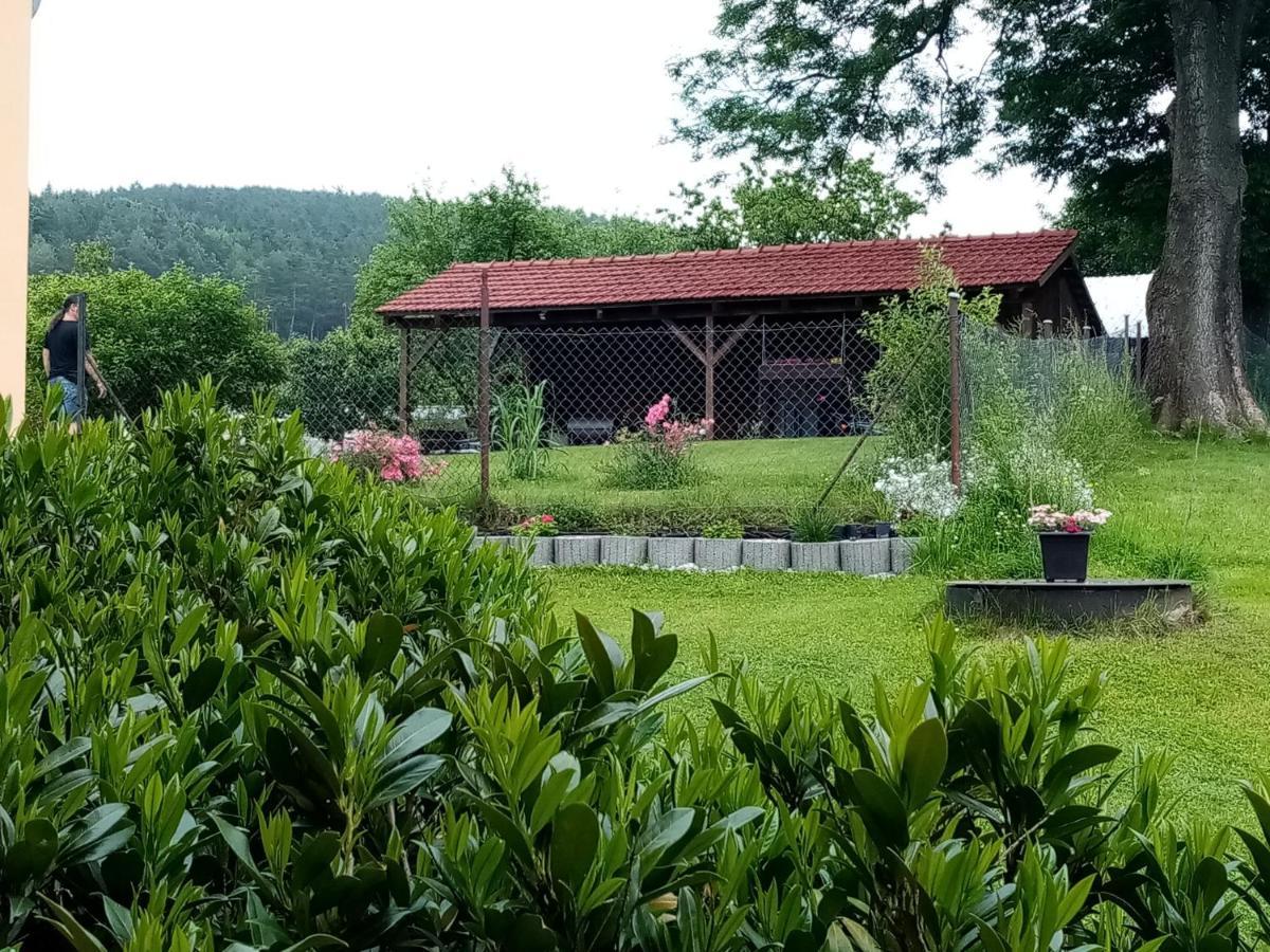 Mija Apartman S Vinnym Sklipkem, Zahradou A Grilem Kájov Exterior foto